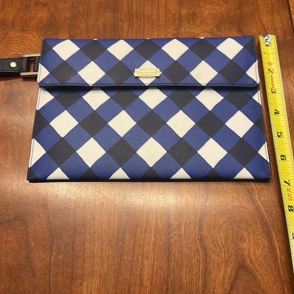 Kate spade checkered blue and white wristlet NWOT - Picture 6 of 6